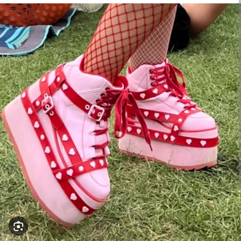 Yru qozmo bondage hearts platform sneakers